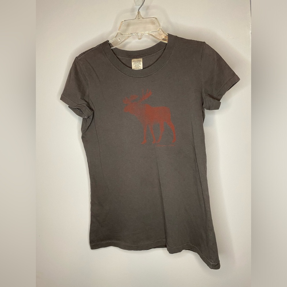 Abercrombie and Fitch tee